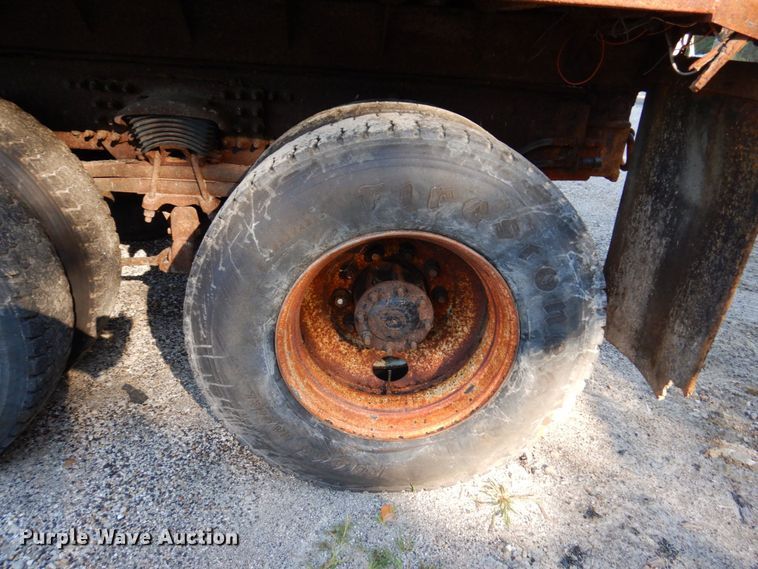 image for item KF9496 2005 Freightliner M2  dump truck