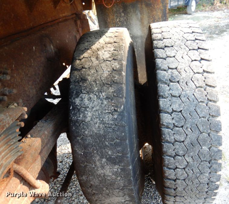 image for item KF9496 2005 Freightliner M2  dump truck