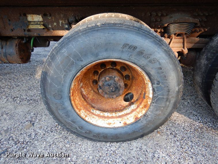 image for item KF9496 2005 Freightliner M2  dump truck