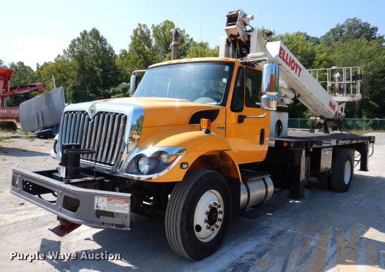 image for item KF9506 2008 International WorkStar 7400  bucket truck