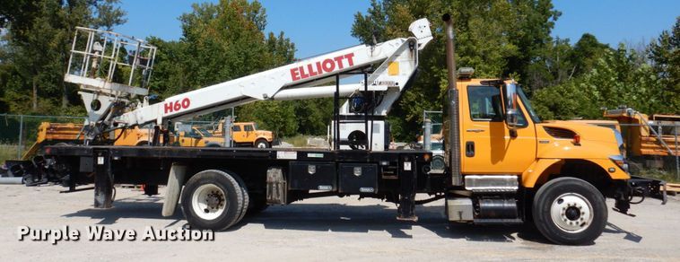 image for item KF9506 2008 International WorkStar 7400  bucket truck