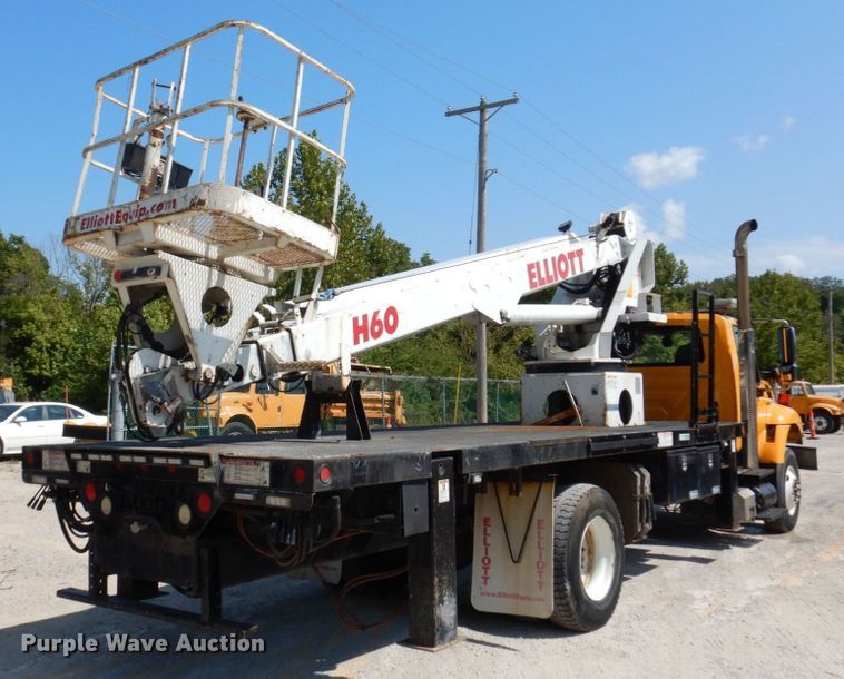 image for item KF9506 2008 International WorkStar 7400  bucket truck