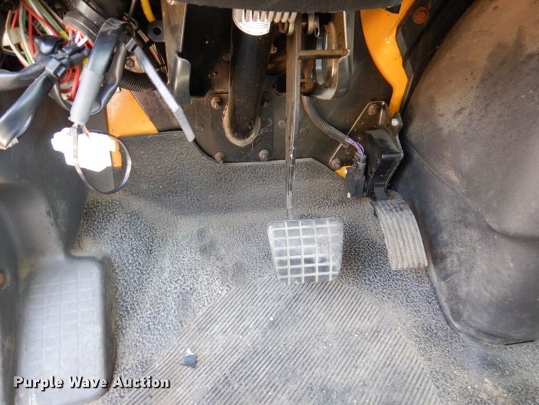 image for item KF9506 2008 International WorkStar 7400  bucket truck