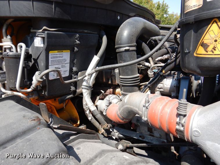 image for item KF9506 2008 International WorkStar 7400  bucket truck