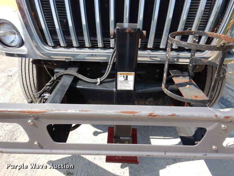 image for item KF9506 2008 International WorkStar 7400  bucket truck