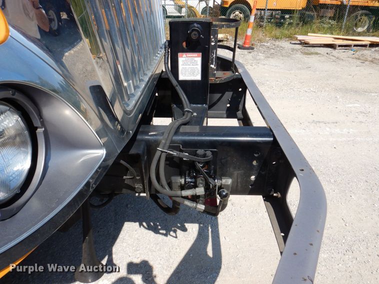 image for item KF9506 2008 International WorkStar 7400  bucket truck