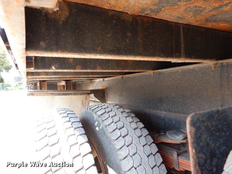 image for item KF9506 2008 International WorkStar 7400  bucket truck