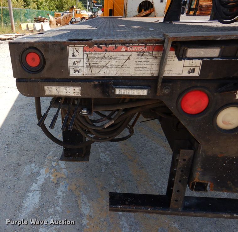 image for item KF9506 2008 International WorkStar 7400  bucket truck