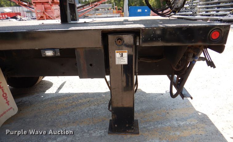 image for item KF9506 2008 International WorkStar 7400  bucket truck