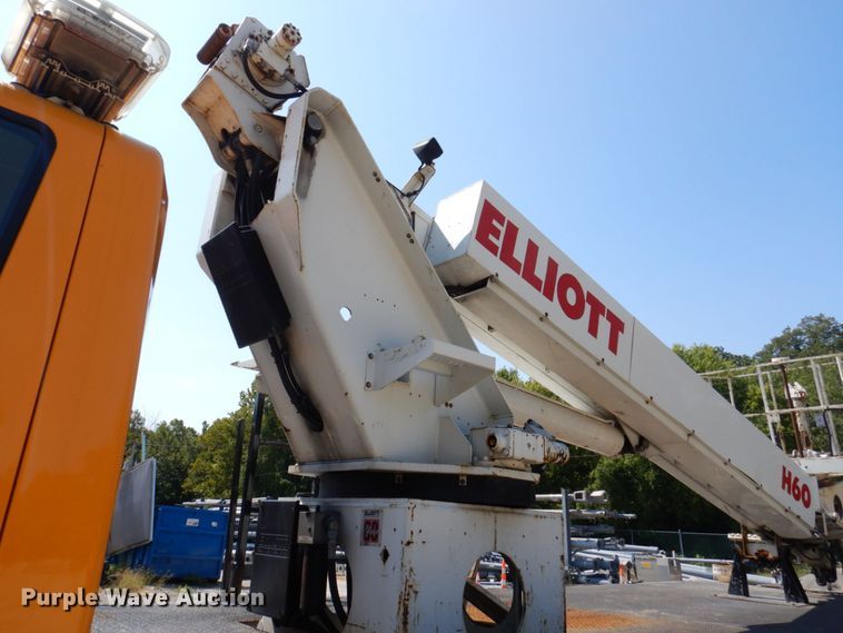 image for item KF9506 2008 International WorkStar 7400  bucket truck