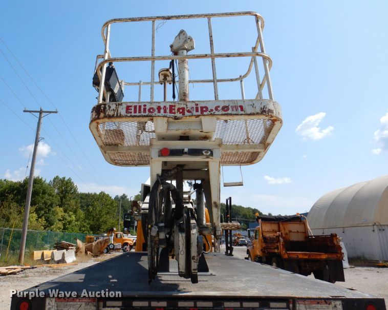 image for item KF9506 2008 International WorkStar 7400  bucket truck