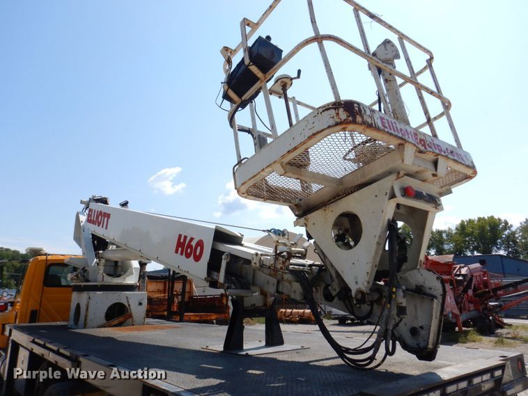 image for item KF9506 2008 International WorkStar 7400  bucket truck