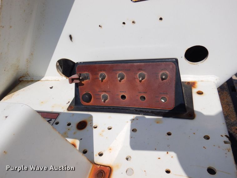 image for item KF9506 2008 International WorkStar 7400  bucket truck