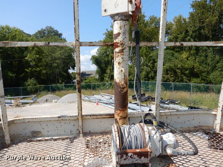 image for item KF9506 2008 International WorkStar 7400  bucket truck