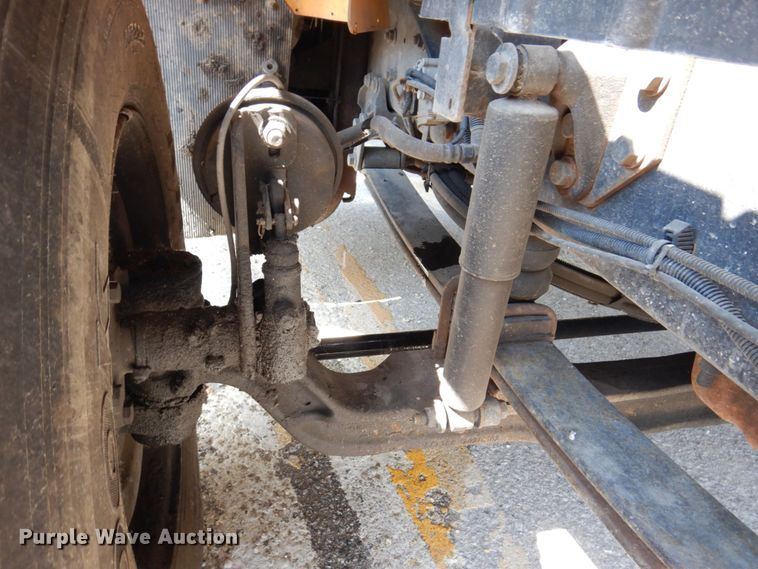 image for item KF9506 2008 International WorkStar 7400  bucket truck