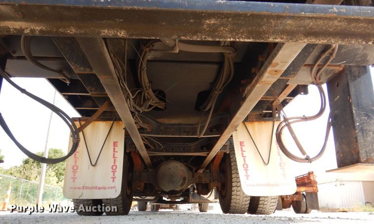 image for item KF9506 2008 International WorkStar 7400  bucket truck