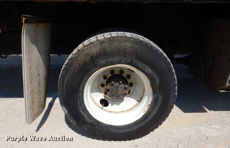 image for item KF9506 2008 International WorkStar 7400  bucket truck