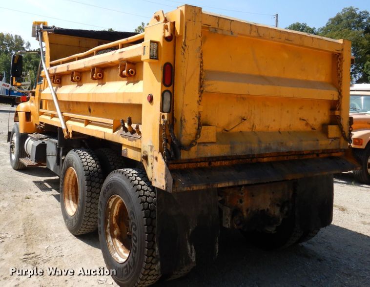 image for item KF9508 2006 International 7400  dump truck