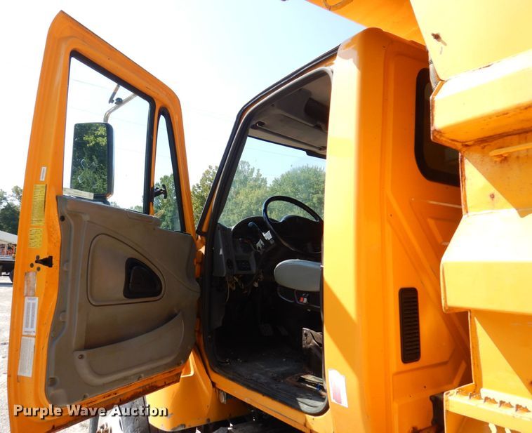 image for item KF9508 2006 International 7400  dump truck
