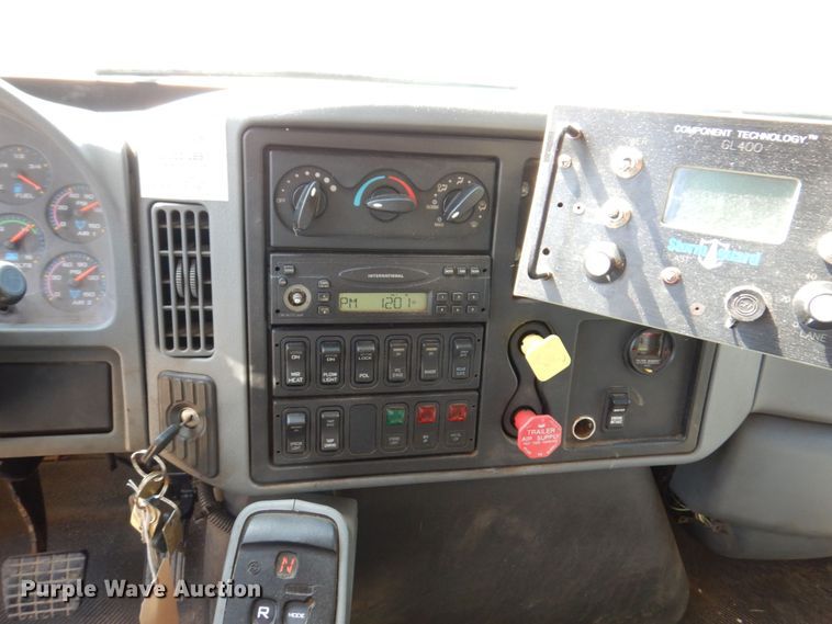 image for item KF9508 2006 International 7400  dump truck