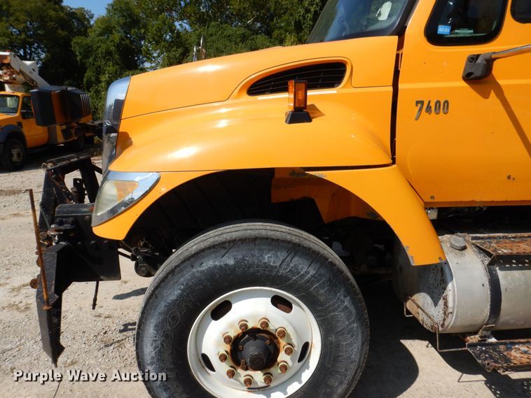 image for item KF9508 2006 International 7400  dump truck