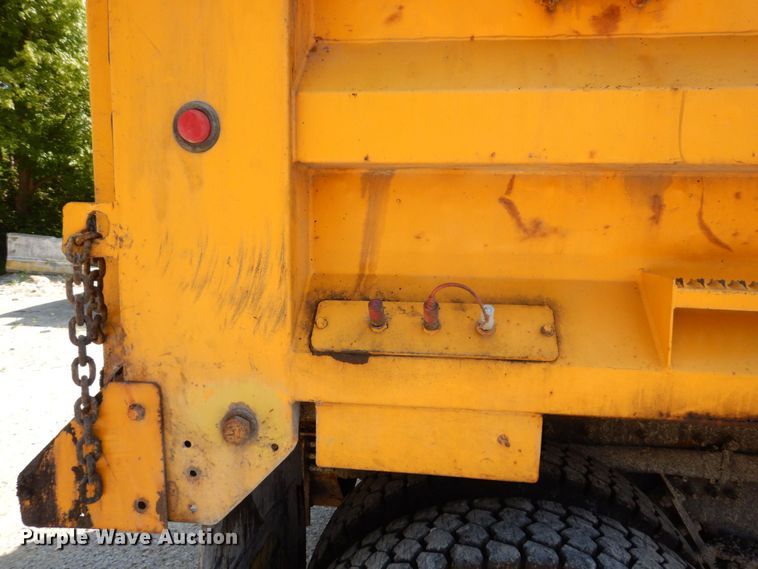 image for item KF9508 2006 International 7400  dump truck