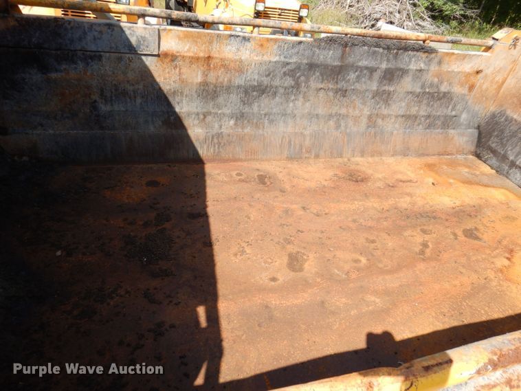 image for item KF9508 2006 International 7400  dump truck