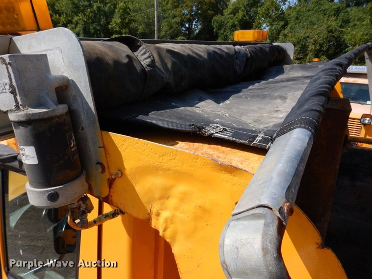 image for item KF9508 2006 International 7400  dump truck