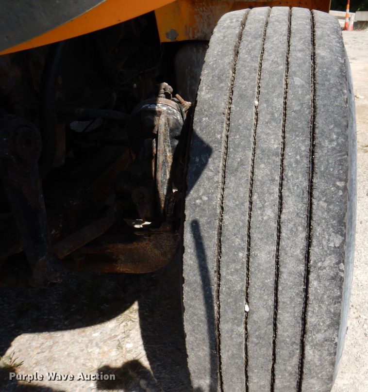 image for item KF9508 2006 International 7400  dump truck