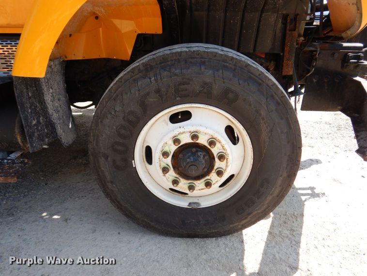 image for item KF9508 2006 International 7400  dump truck