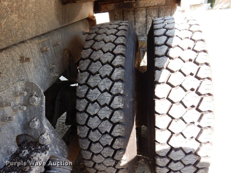 image for item KF9508 2006 International 7400  dump truck