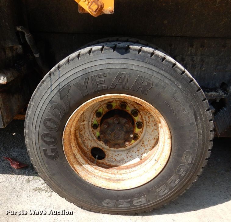 image for item KF9508 2006 International 7400  dump truck