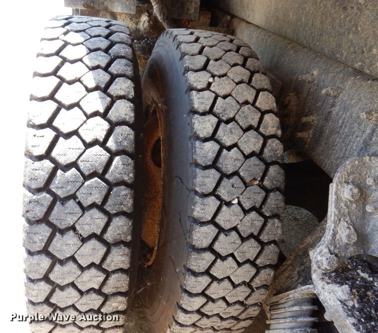 image for item KF9508 2006 International 7400  dump truck