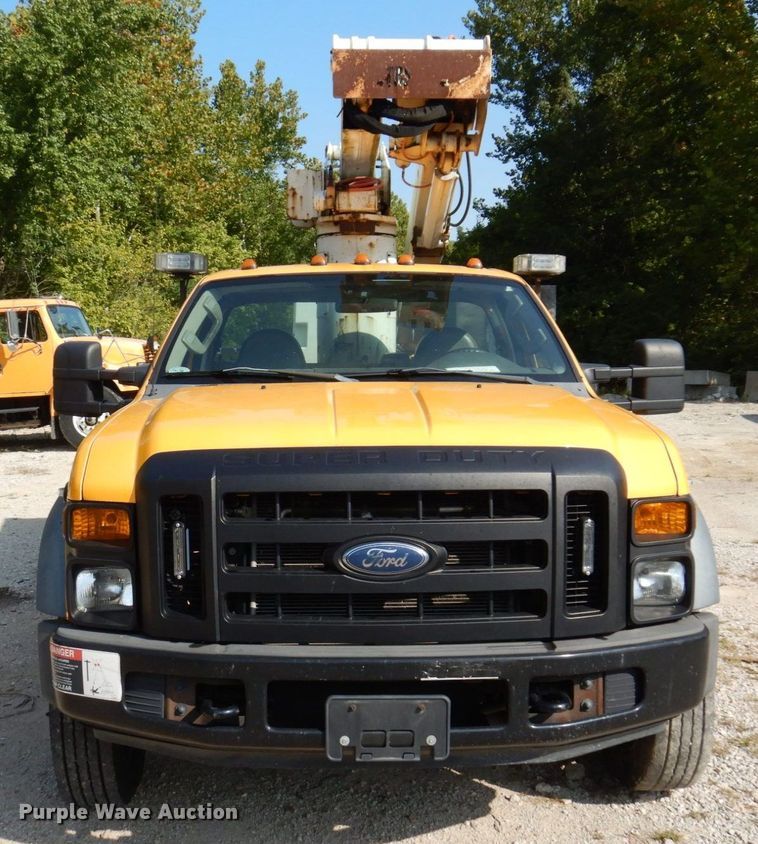 image for item KF9509 2008 Ford F550 Super Duty XL  bucket truck