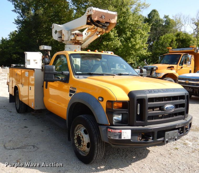 image for item KF9509 2008 Ford F550 Super Duty XL  bucket truck