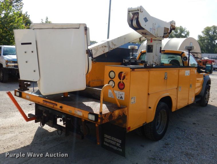 image for item KF9509 2008 Ford F550 Super Duty XL  bucket truck