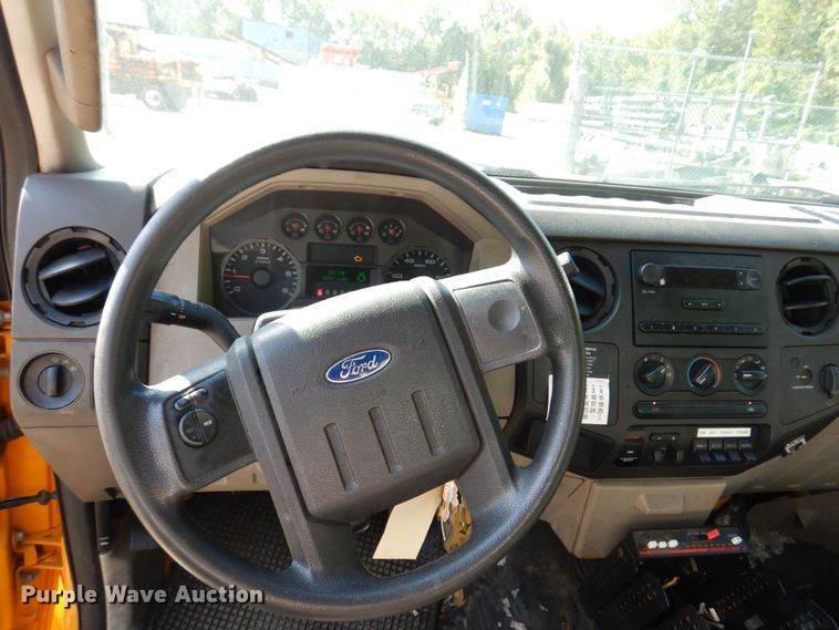 image for item KF9509 2008 Ford F550 Super Duty XL  bucket truck