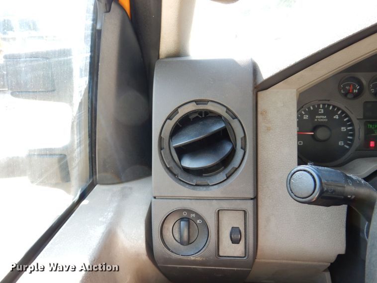 image for item KF9509 2008 Ford F550 Super Duty XL  bucket truck