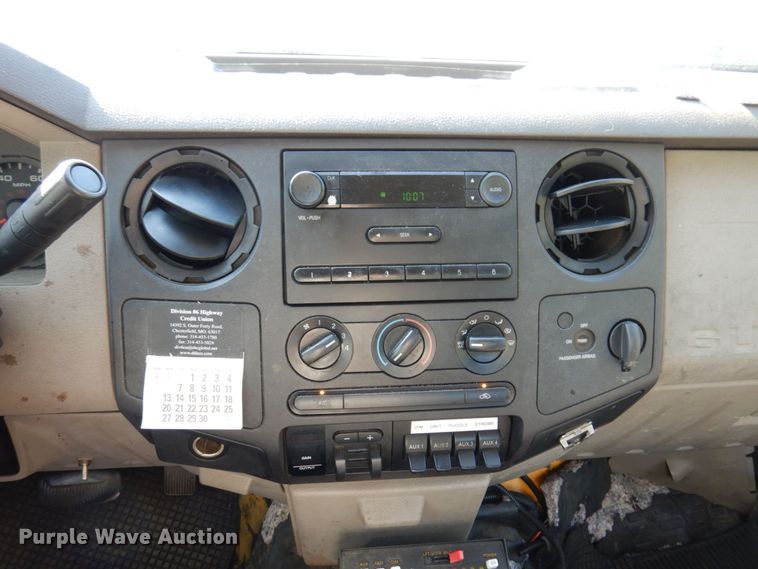 image for item KF9509 2008 Ford F550 Super Duty XL  bucket truck