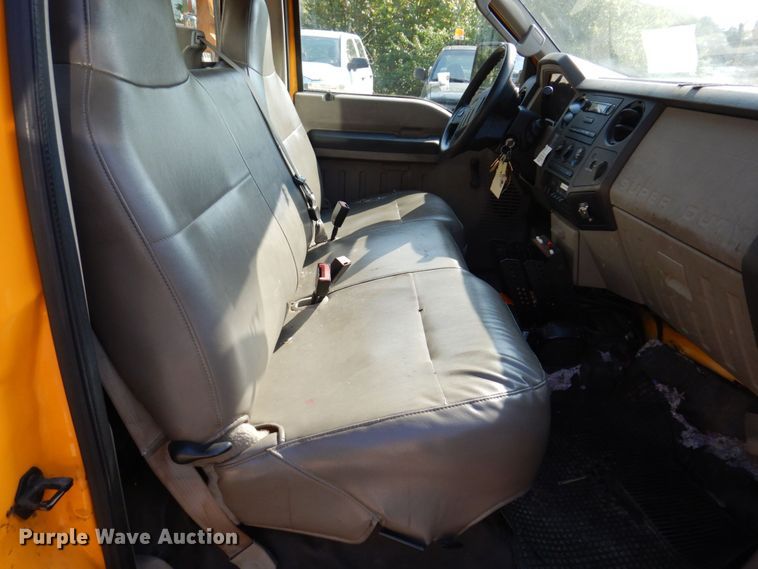 image for item KF9509 2008 Ford F550 Super Duty XL  bucket truck