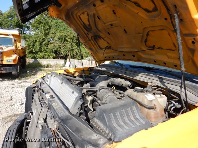 image for item KF9509 2008 Ford F550 Super Duty XL  bucket truck
