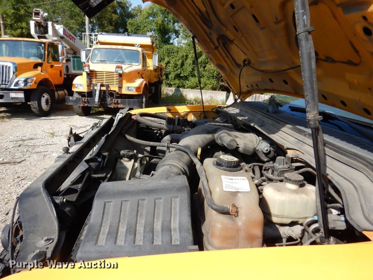 image for item KF9509 2008 Ford F550 Super Duty XL  bucket truck