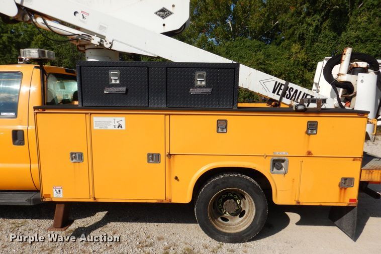 image for item KF9509 2008 Ford F550 Super Duty XL  bucket truck