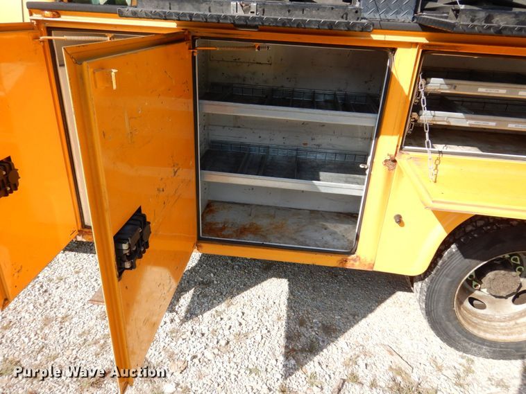 image for item KF9509 2008 Ford F550 Super Duty XL  bucket truck