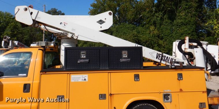 image for item KF9509 2008 Ford F550 Super Duty XL  bucket truck