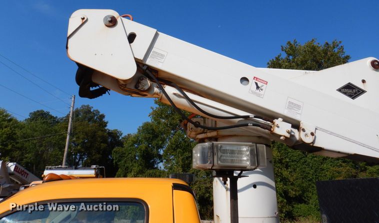 image for item KF9509 2008 Ford F550 Super Duty XL  bucket truck