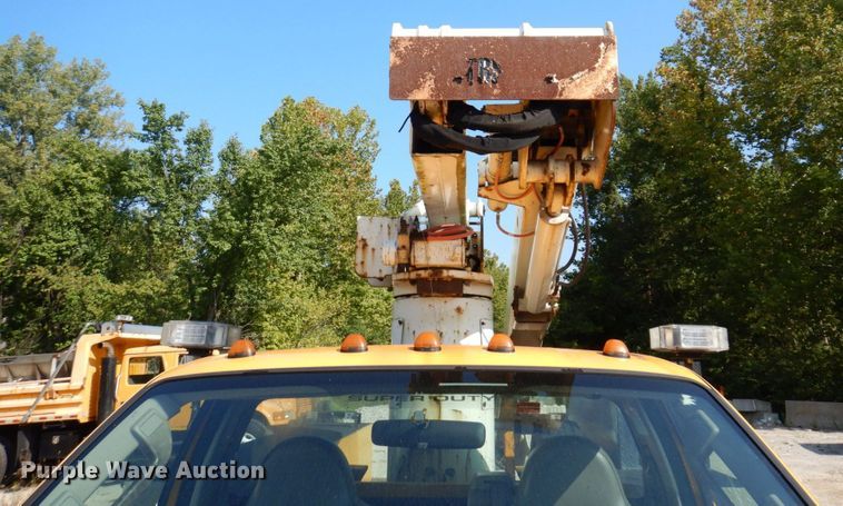 image for item KF9509 2008 Ford F550 Super Duty XL  bucket truck