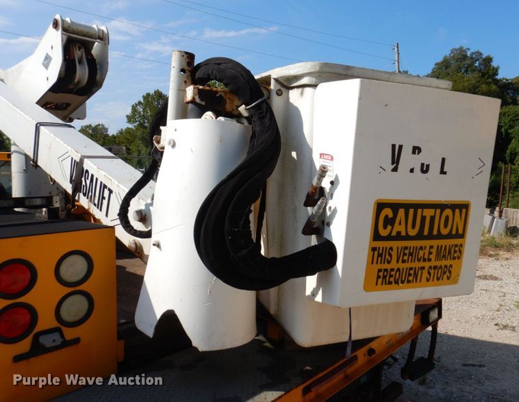 image for item KF9509 2008 Ford F550 Super Duty XL  bucket truck