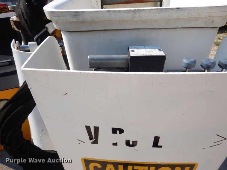 image for item KF9509 2008 Ford F550 Super Duty XL  bucket truck