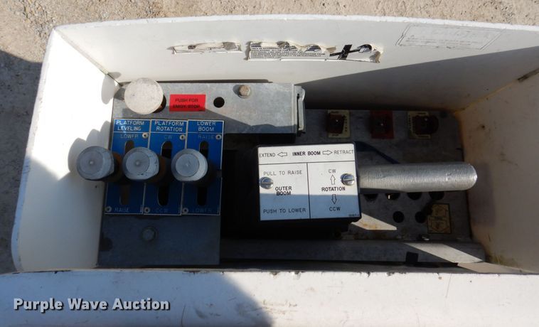 image for item KF9509 2008 Ford F550 Super Duty XL  bucket truck